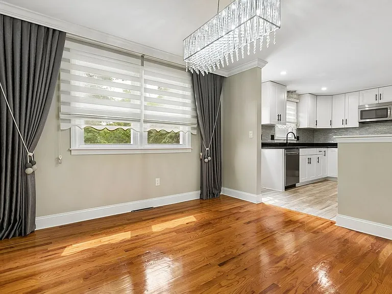 122 Upper State St — Photo 5