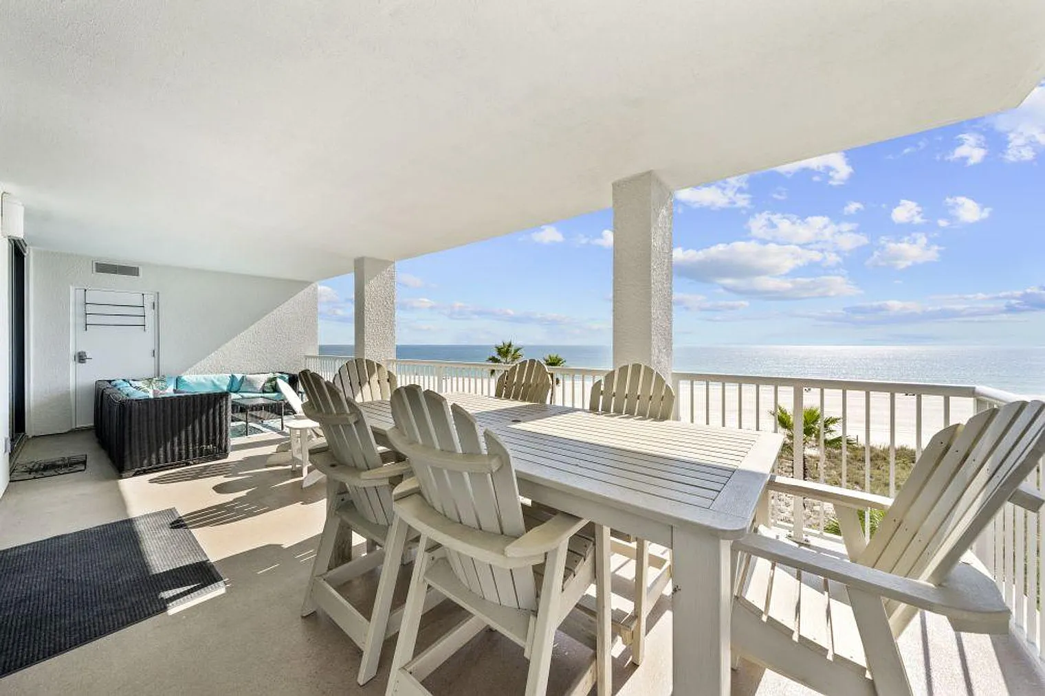 3 bed, 2.0 bath, 1291 sqft, $5,220 — Photo 2
