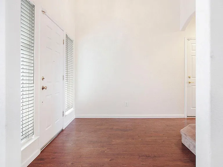 595 Birchwood Rd — Photo 12