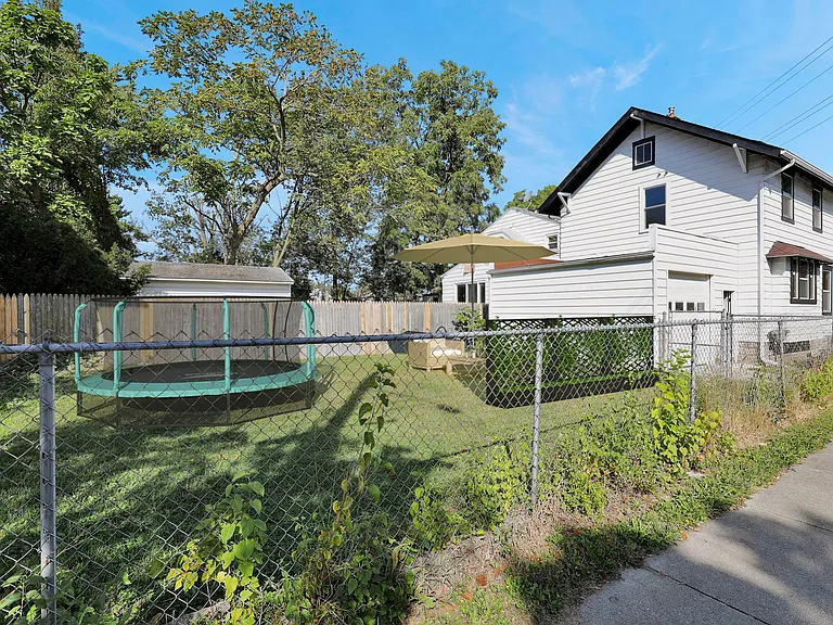 1428 E Cesar E Chavez Ave — Photo 26