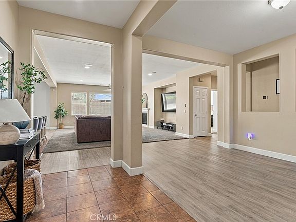 3rd image of 28734 Rustic Glen St