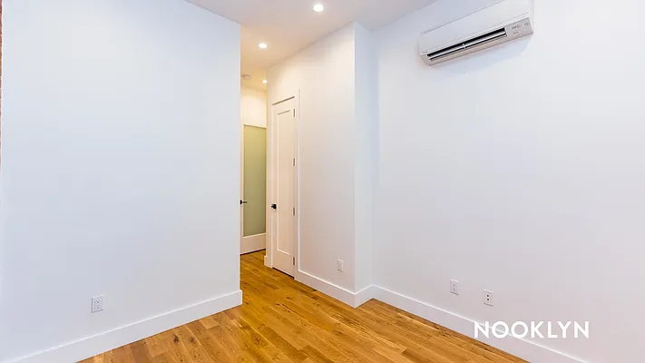 Rented by Nooklyn NYC LLC | media 46