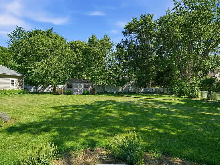 5 Comet Ct — Photo 23