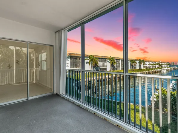 236 Castlewood Drive #208, North Palm Beach, FL 33408