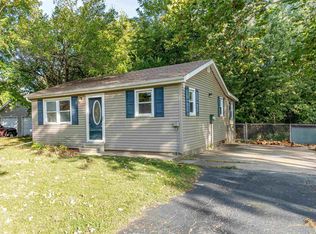 403 Hope St, Washington, IL 61571