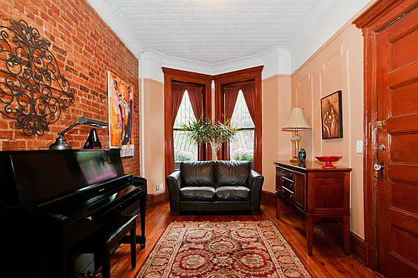 1st image of 497 12th St APT 1R
