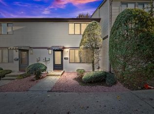 445 Country Club Ln, Pomona, NY 10970