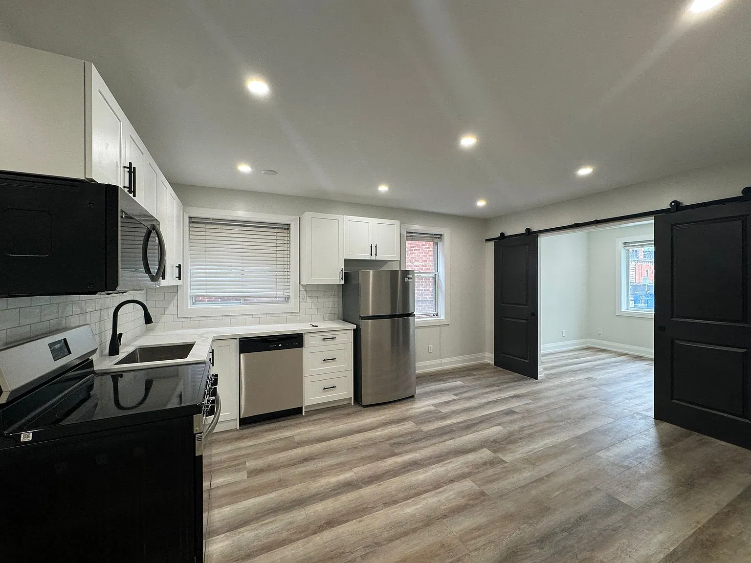 781 Main St East — Photo 1