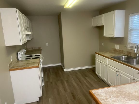 4th image of 508 Lakeside Dr