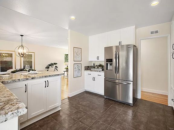 4th image of 5245 Gaylord Dr