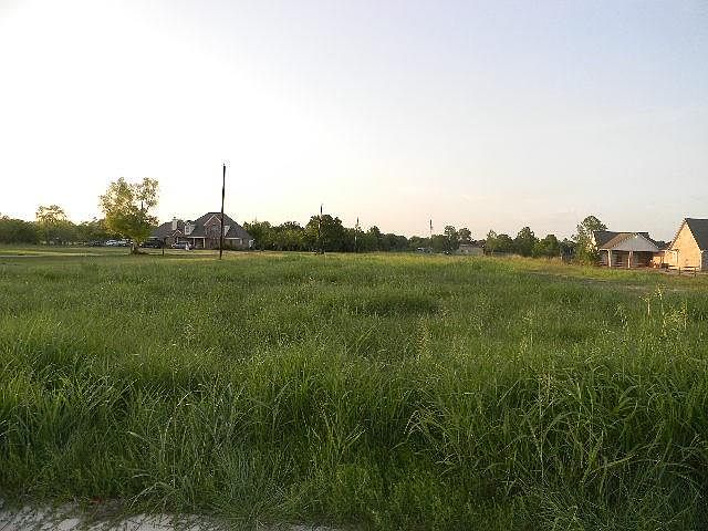 2nd image of 5615 Bailey Rd