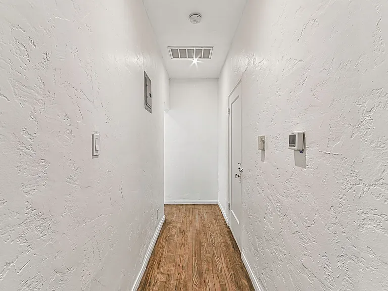 1503 S. Shenandoah St. — Photo 16