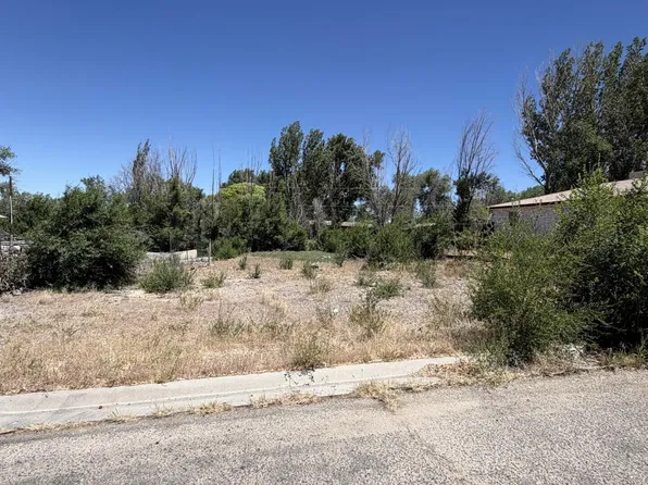 406 Feil Dr, Aztec, NM 87410