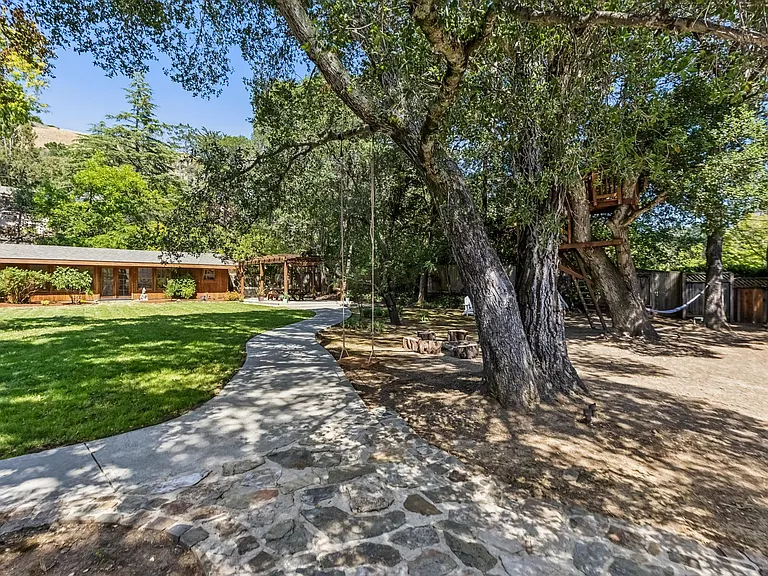1156 Butterfield Rd — Photo 49