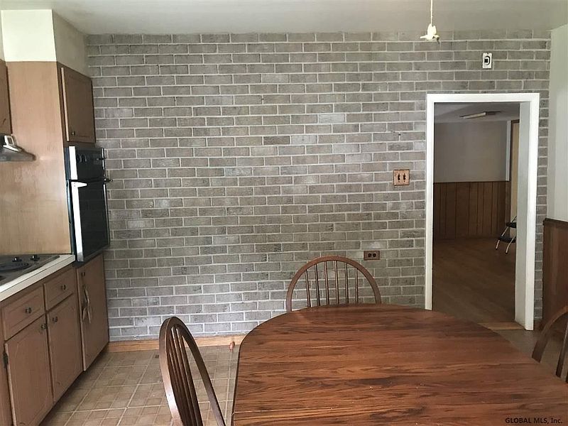 4th image of 40 SMITH Road