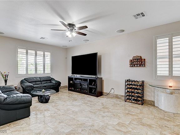 5th image of 1017 Pebble Lake St