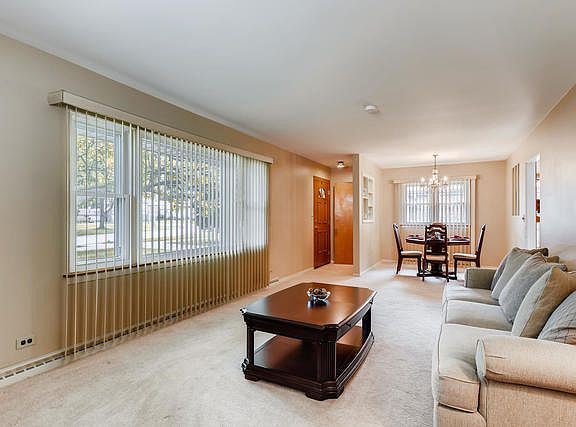 4th image of 1019 W Hillside Dr