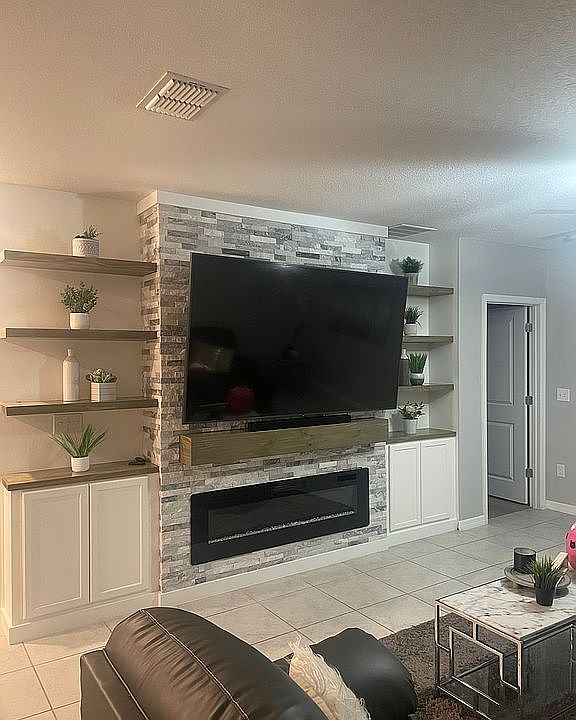 2nd image of 544 Argyll Dr
