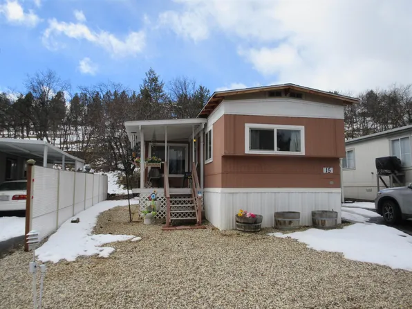 400 Hiram Page Rd #15, Yreka, CA 96097