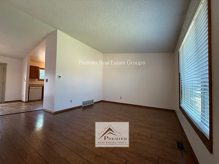 854 Daffodil St — Photo 7