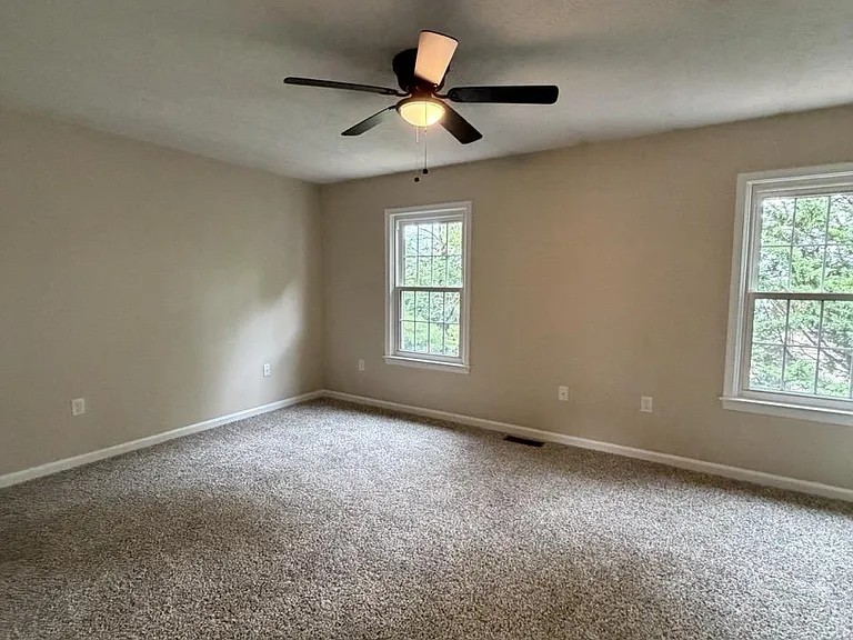 218 Tudor Dr — Photo 30