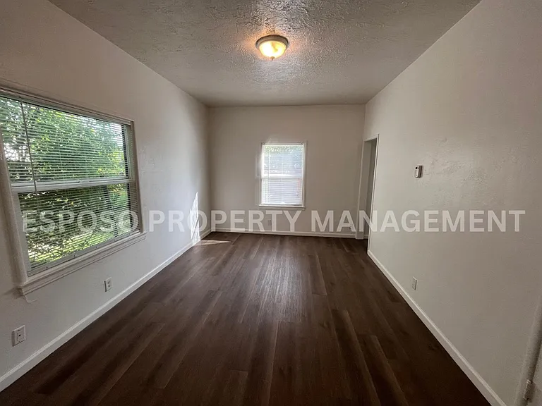 616 N Echo Ave — Photo 5
