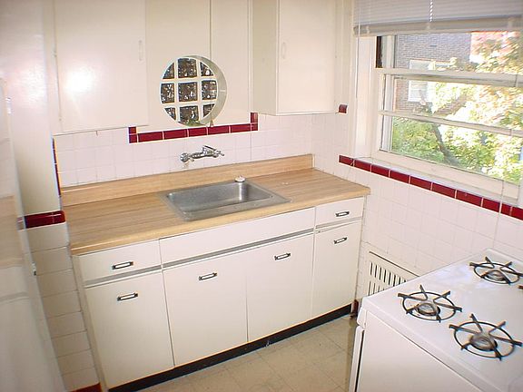 5th image of 3919 Tamm Ave APT 3N