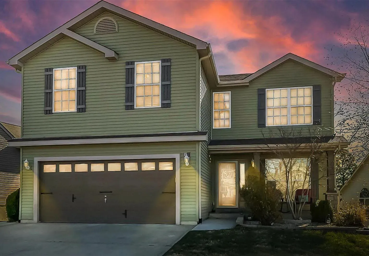 5 bed, 3200 sqft, $3,299 — Photo 1
