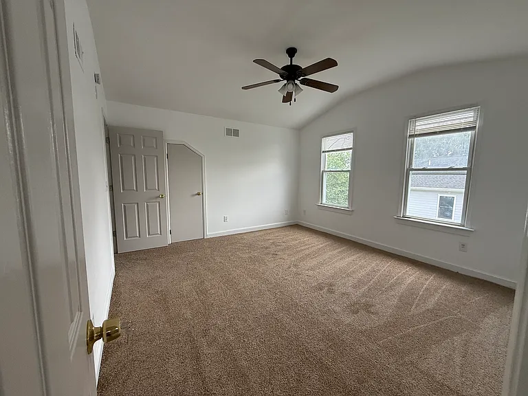 2025 N Stafford St — Photo 8