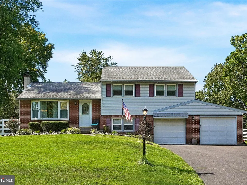 2176 Meadowview Dr