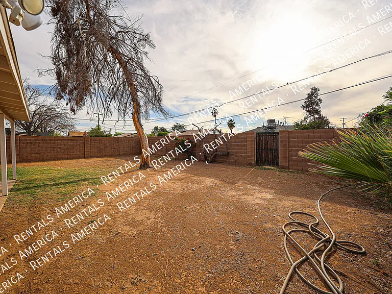 3432 N 23rd Ave — Photo 32