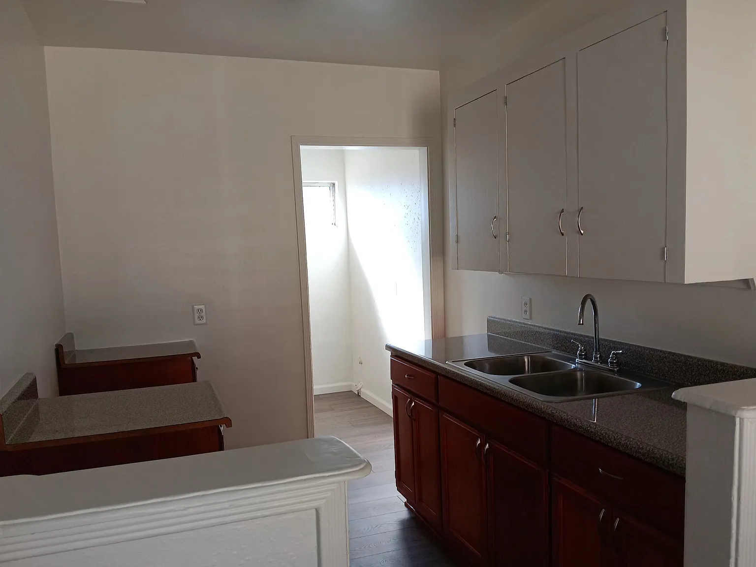 1 bed, 600 sqft, $2,300 — Photo 3
