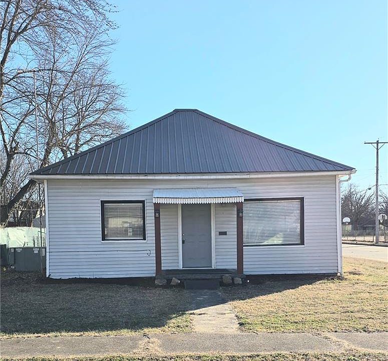 1st image of 2530 Dirr Ave