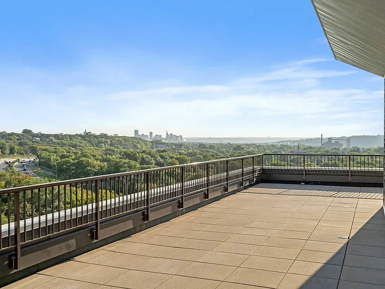 66-web-or-mls-470 Lexington Pkwy-66