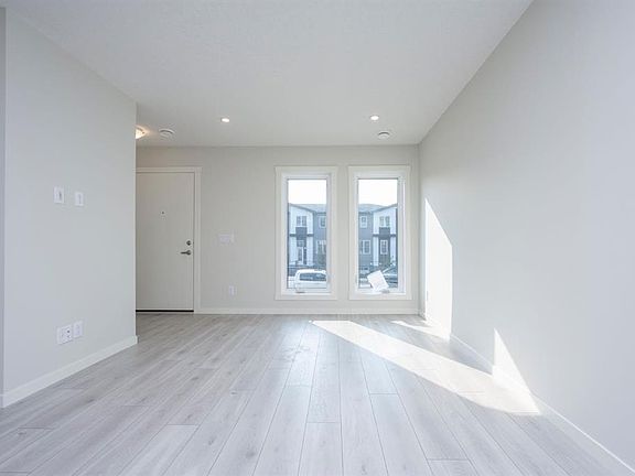 5th image of 412 S Seton Cir SE