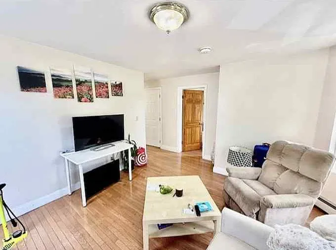 279 Pearl St #3R — Photo 8