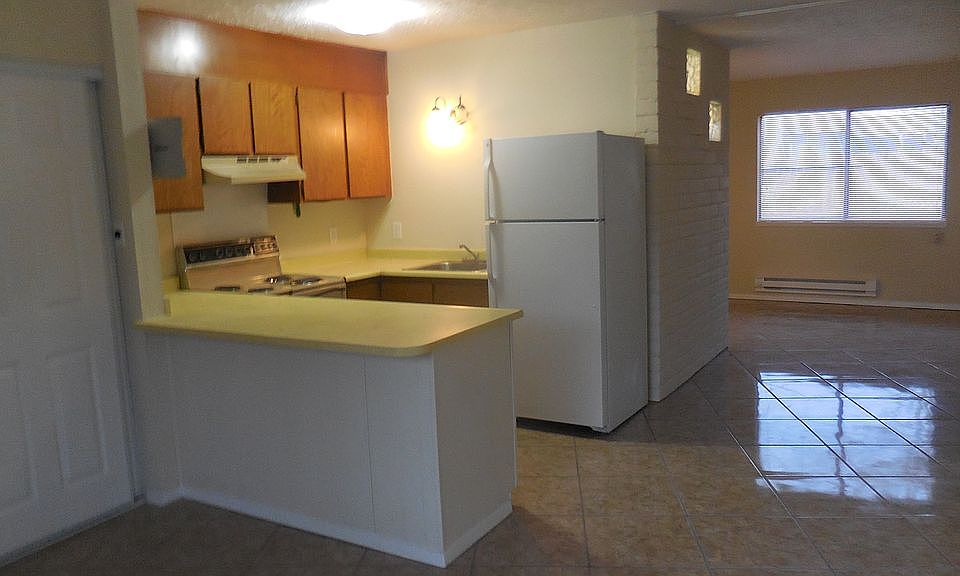 1st image of 3408 Wellesley Dr NE APT D