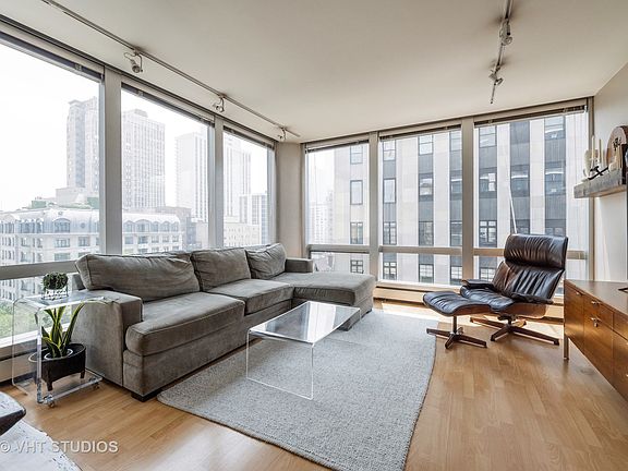 2nd image of 1300 N Astor St Unit 10A