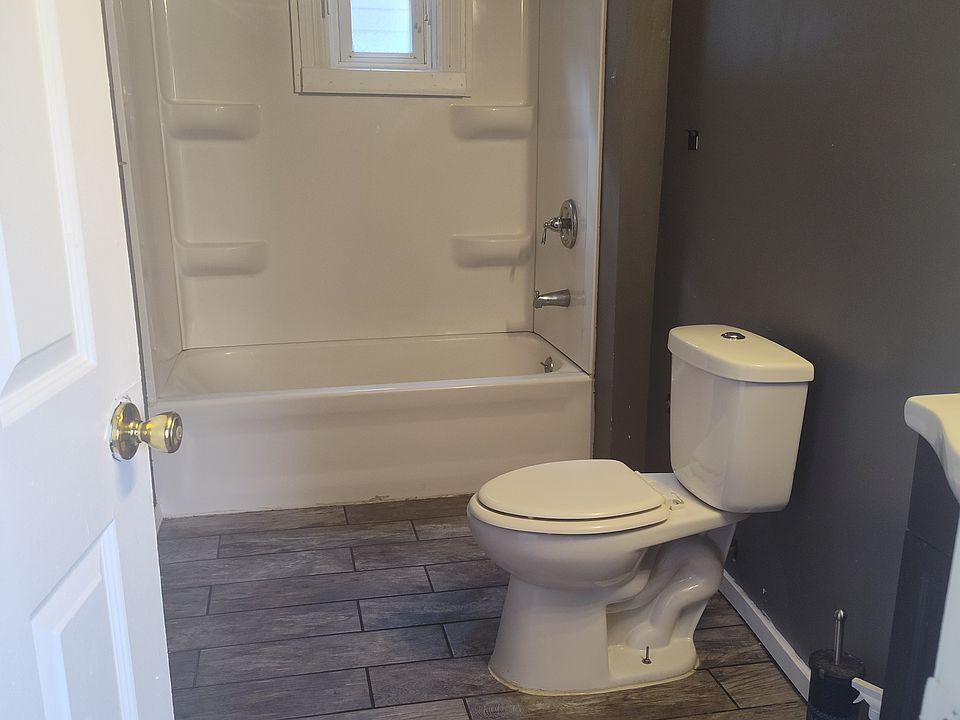 1st image of 1006 E 21st St #2