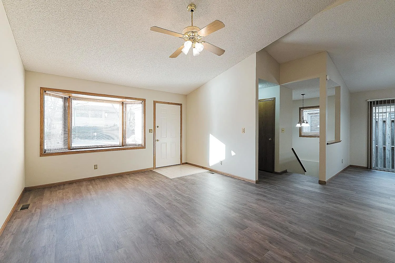 4 bed, 2.5 bath, 1753 sqft, $1,779 — Photo 3