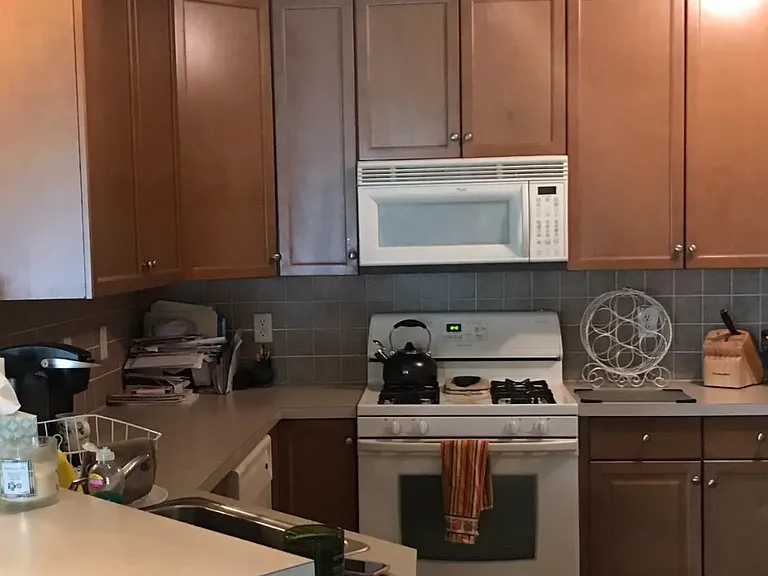 213 Masterson Ct #213 — Photo 2