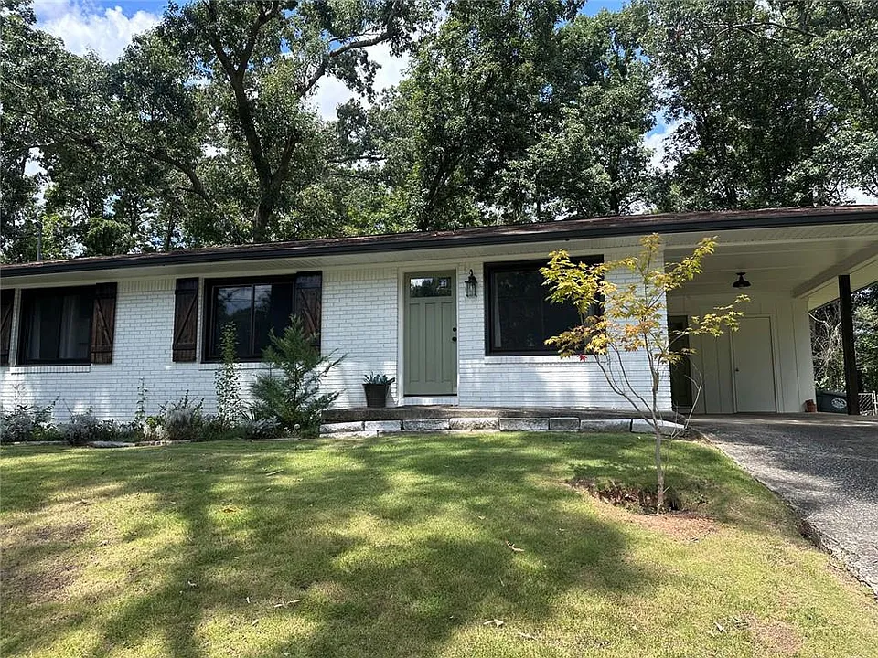 2498 Lakewood Dr NW