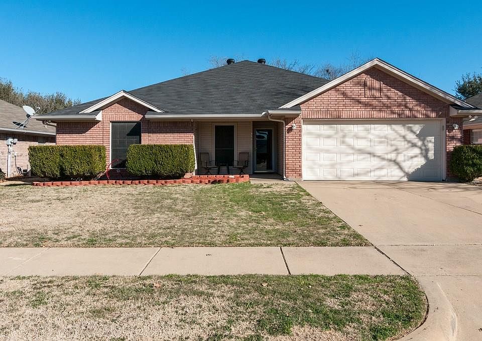 1st image of 213 Roberts Dr
