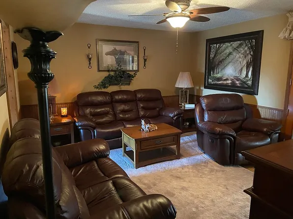 1064 Cuff Rd, Camden, TN 38320