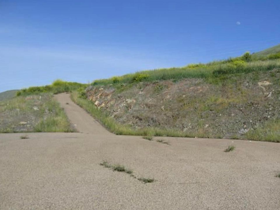 2nd image of Highway 190 8.46 Acres