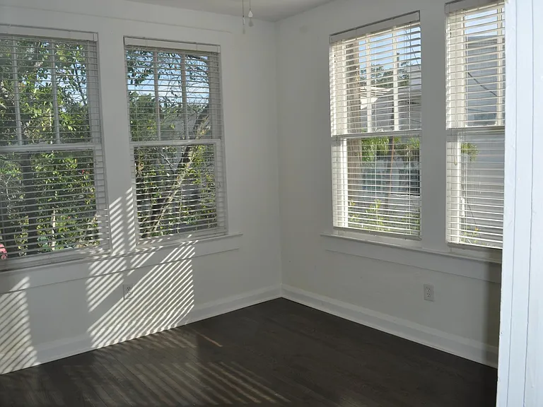 1305 S Albany Ave #B — Photo 11