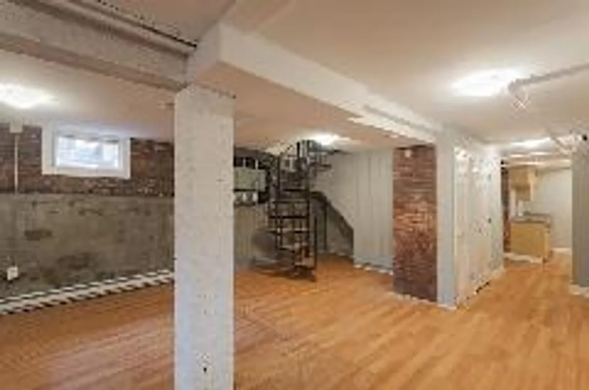 Building Photo - 38 Cherry St #1