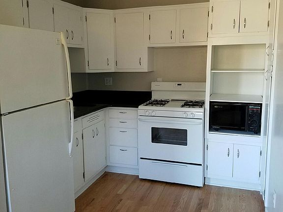 Kitchen - New floors!