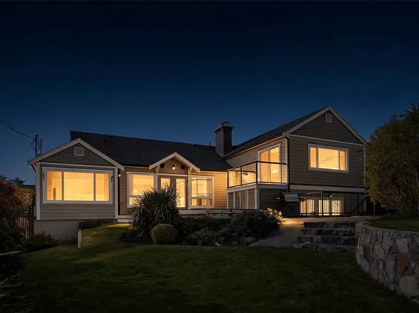 3023 Westdowne Rd, Oak Bay, BC V8R 5G3