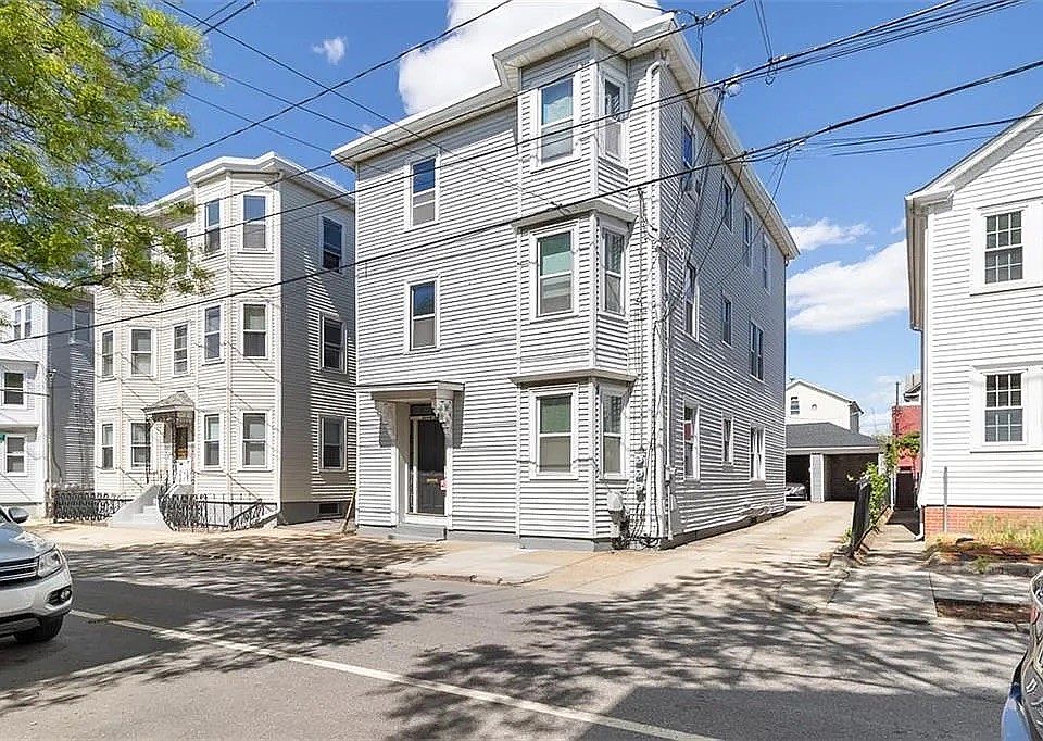 1st image of 74 Sutton St #1
